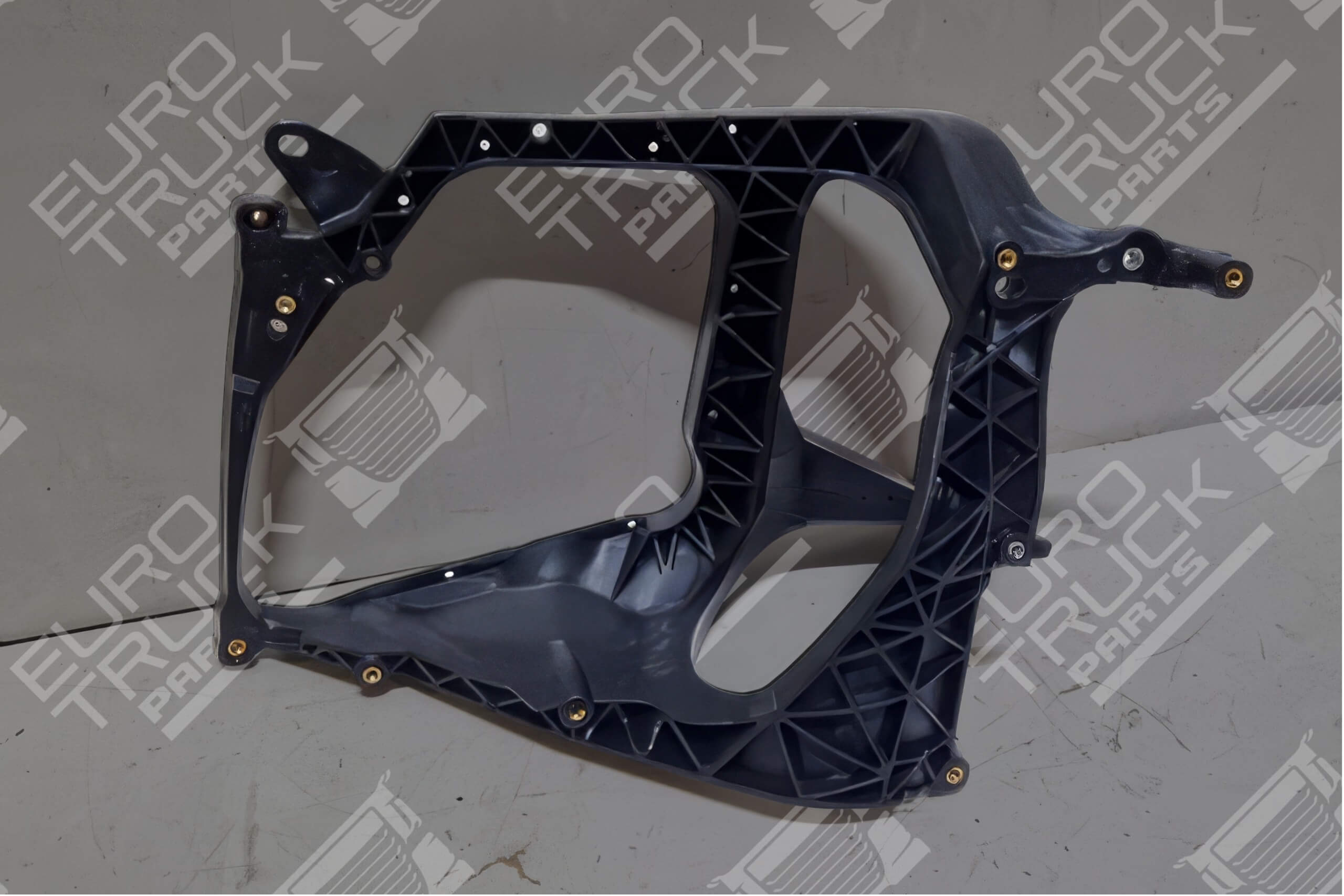 L/H HEADLAMP BRACKET E6 XF