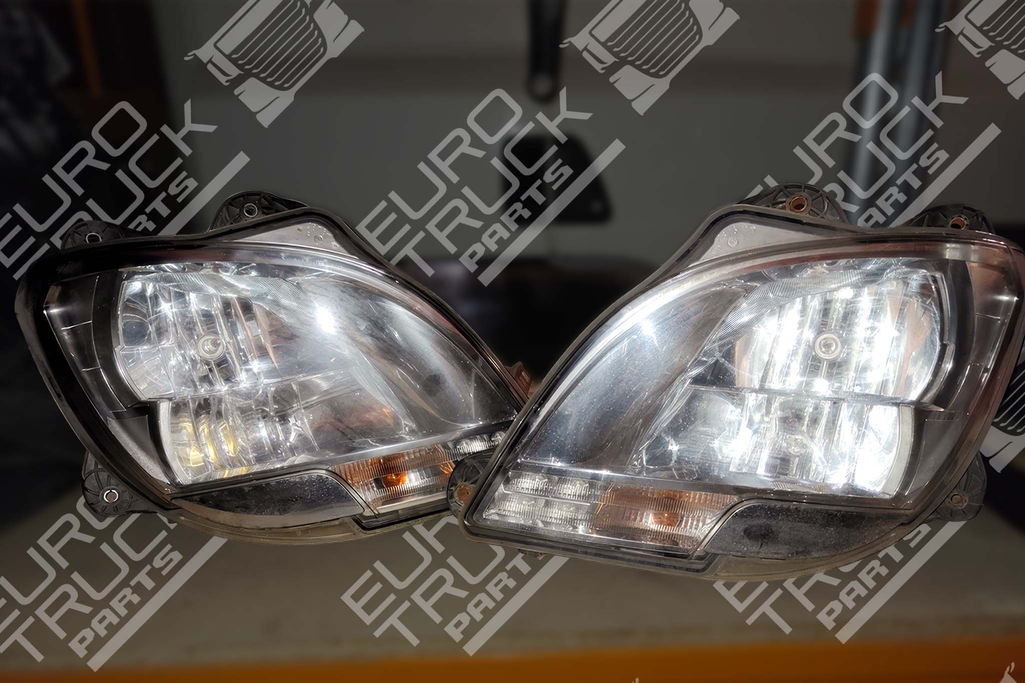 SECOND-HAND GENUINE HEADLAMP SET DAF EURO 6